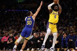 雷速体育app-包含洛杉矶举行足球比赛，勇士表现压倒性的词条