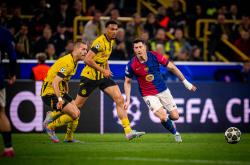 雷速体育比分官网-巴塞罗那主场惊险获胜，晋级欧冠八强