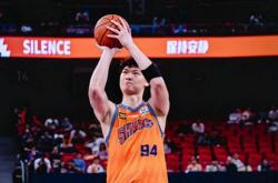 雷速体育比分官网-火箭完胜天津队，王哲林刷新纪录的简单介绍