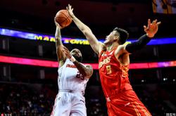 雷速体育app-上海队鏖战深圳队，易建联统治全场