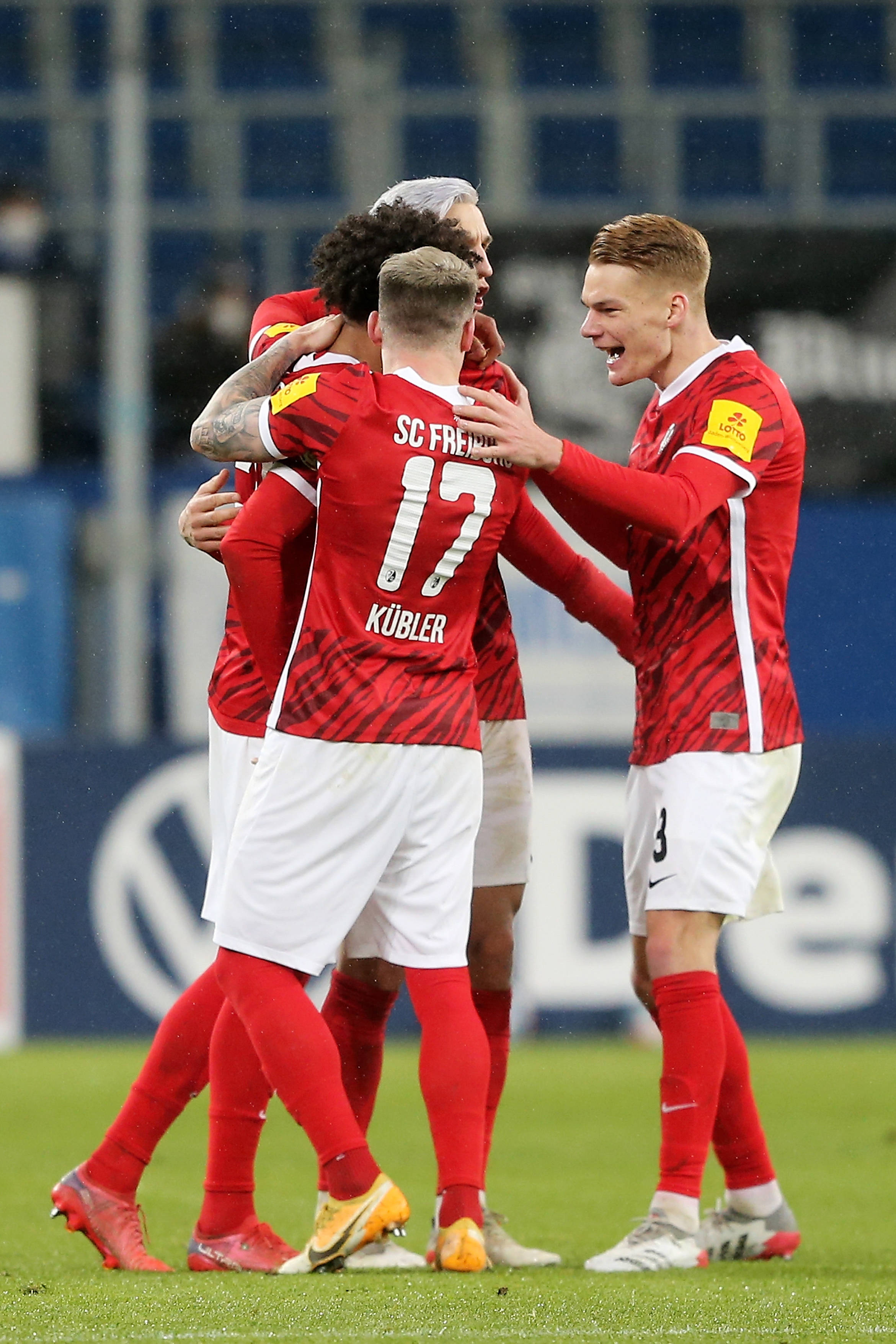 弗赖堡球员受伤，影响球队战术调整