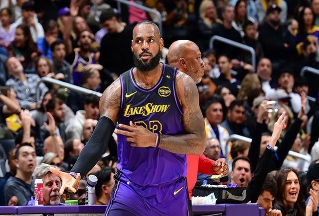 热火队豪取连胜,湖人队遭遇逆转 热火队豪取连胜,湖人队遭遇逆转