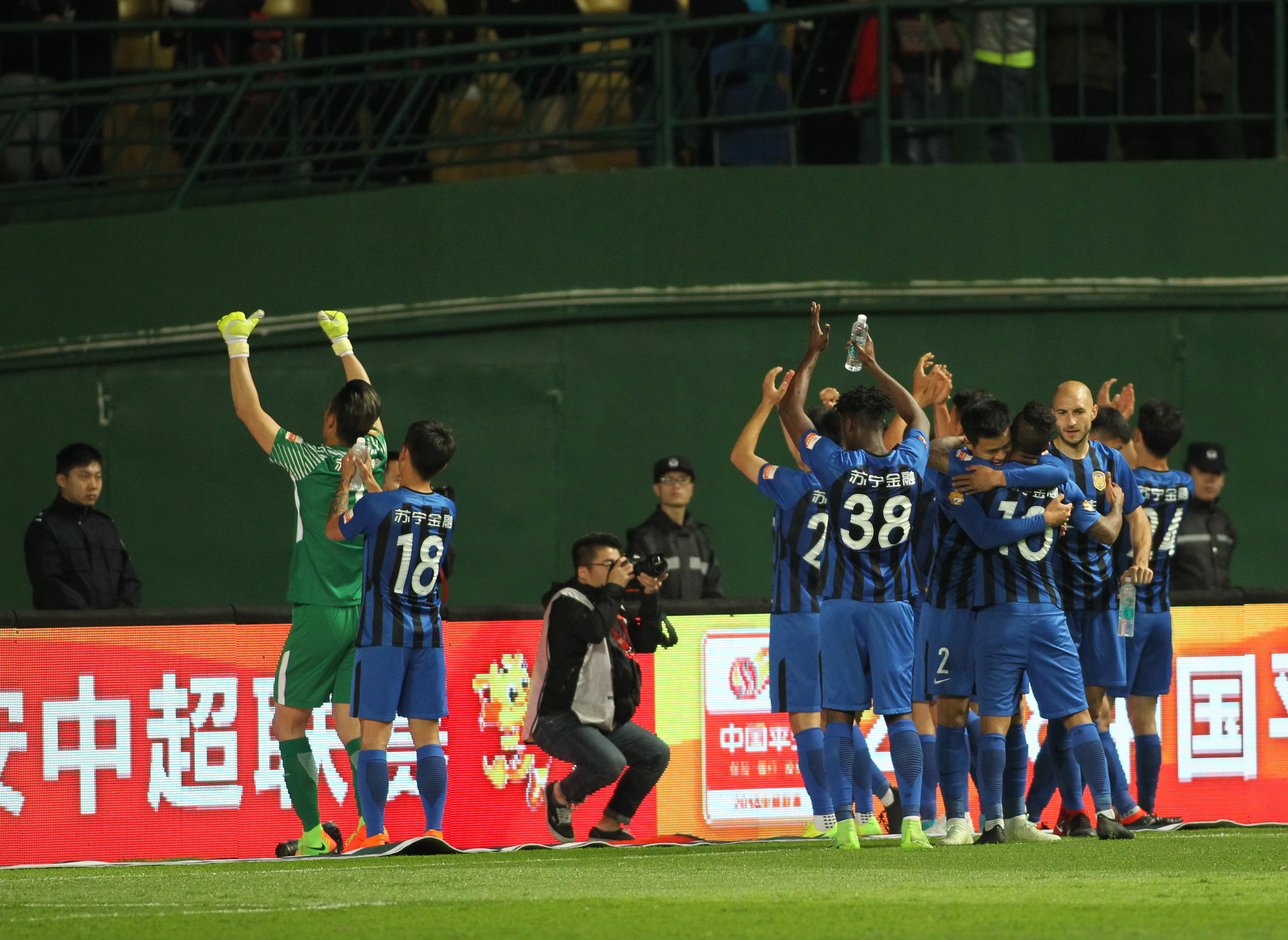 江苏苏宁客场战平广州富力,难免有遗憾之处的简单介绍 江苏苏宁客场战平广州富力,难免有遗憾之处的简单介绍