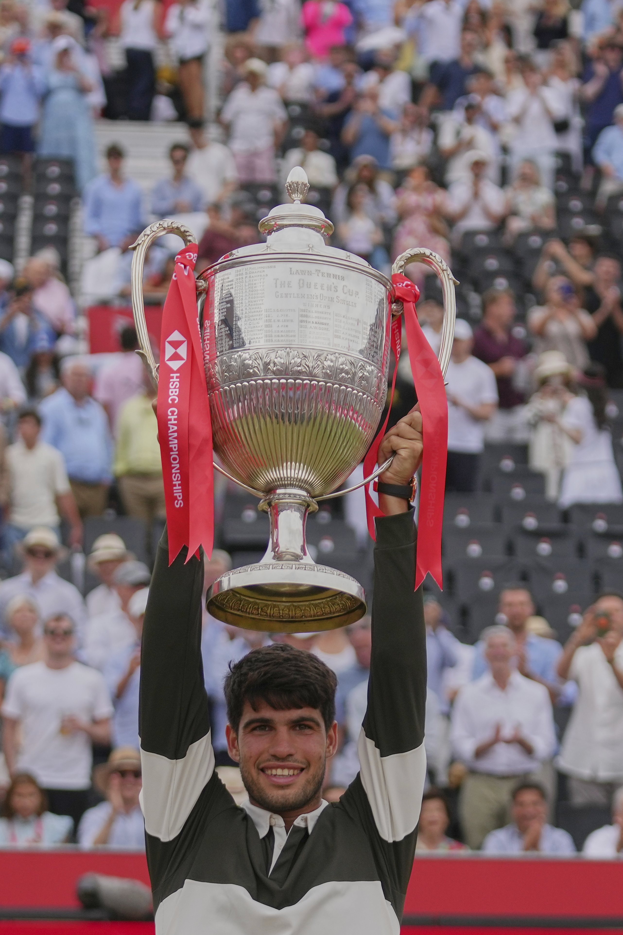 包含欧洲网球队鏖战德国网球队，阿尔卡拉斯高光表现的词条