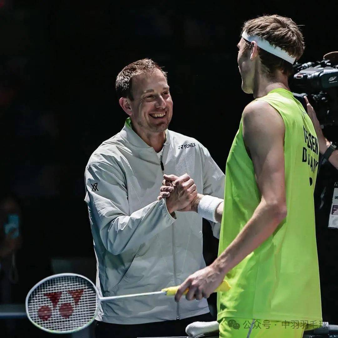 包含泰国羽毛球队逆转英格兰羽毛球队，安赛龙完成帽子戏法的词条