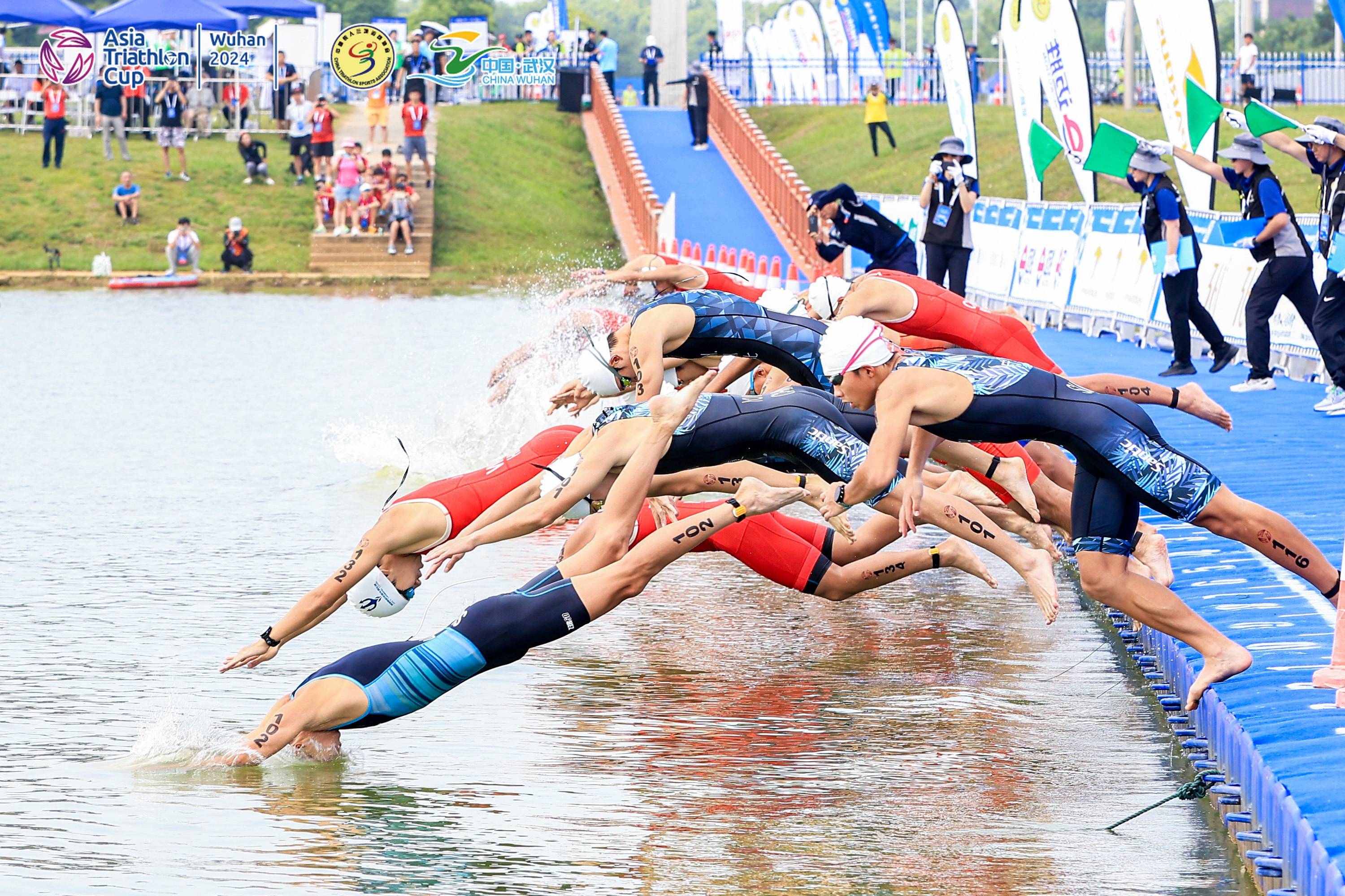关于场面火爆！游泳观众席沸腾不已的信息